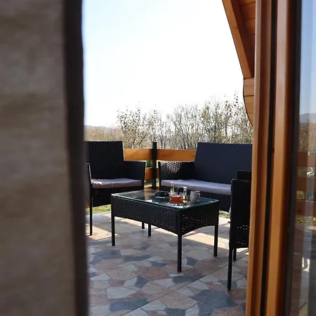 Brvnara Kao Na Dlanu 木屋 *